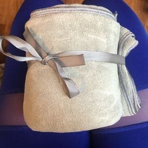 DevaCurl Microfiber Towel.